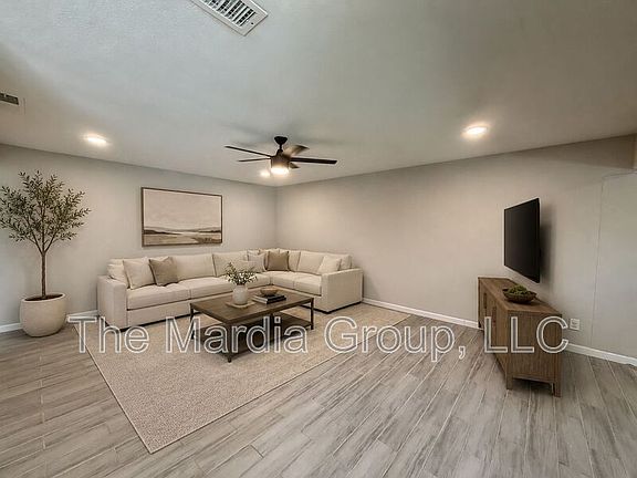 3rd image of 519 Price Dr