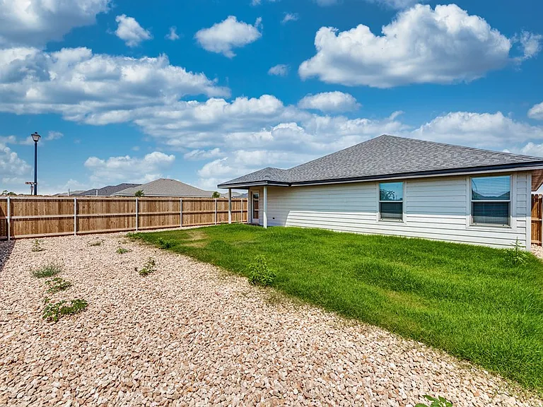 8206 E County Road 111 — Photo 24