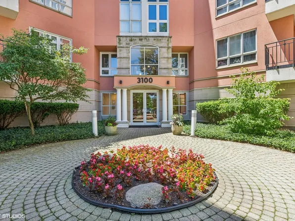 3100 Lexington Ln APT 402, Glenview, IL 60026