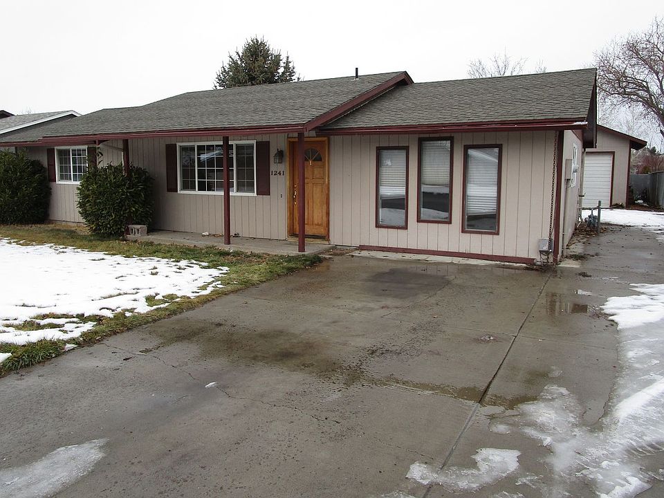 1st image of 1241 SE 5th St