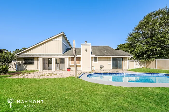 1728 Indian Springs Dr — Photo 2