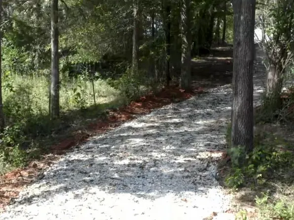 1061 County Road 261, Florence, AL 35633