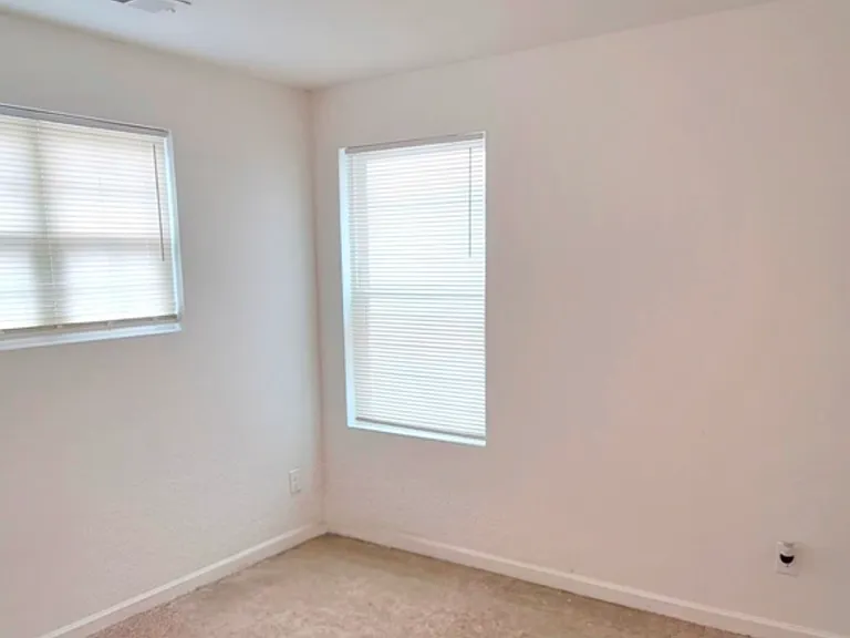 315 Crestfield Cir — Photo 13
