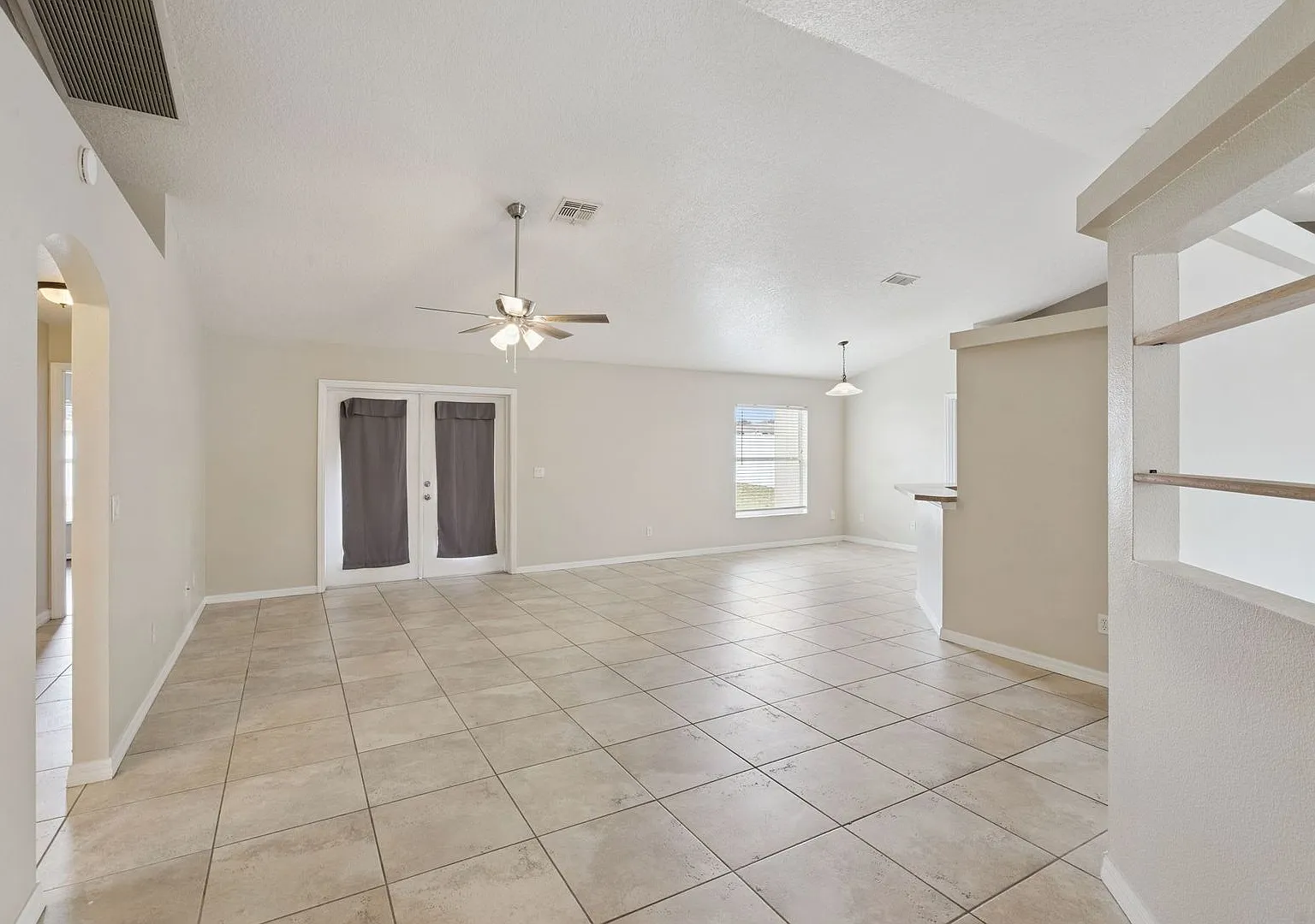 4 BR / 2 BA Home In Regal Ridge — Photo 3