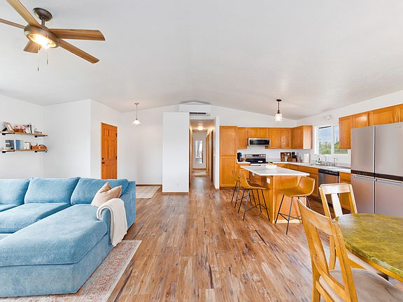 3rd image of 15-1765 8th Ave
