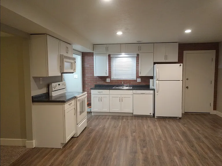 4848 W Odell Dr — Photo 2