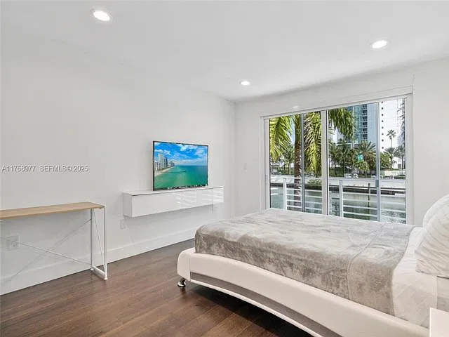 4 bed, 3.0 bath, $26,000 — Photo 3