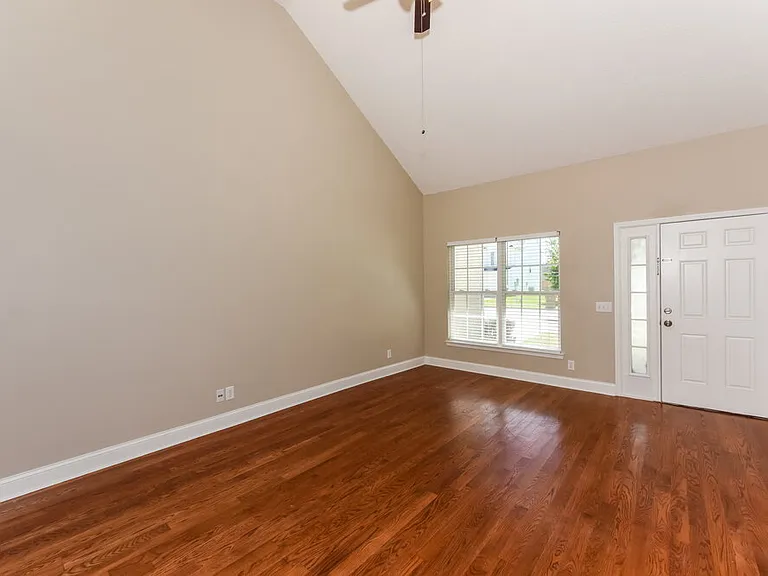 1241 Alandee St — Photo 4