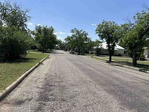 Exterior Neighborhood (street photo)