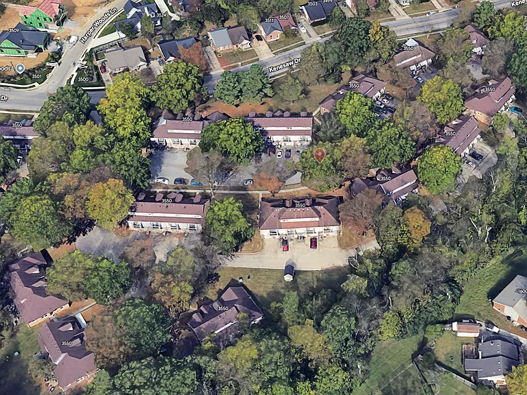 Squire Mill Towhomes — Photo 2
