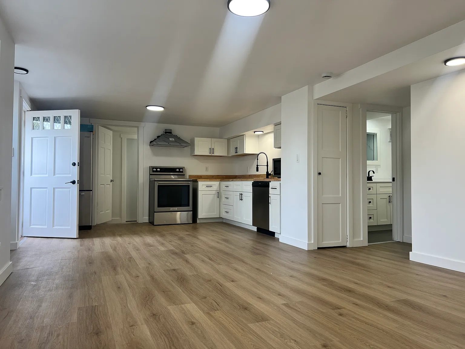 1 bed, 773 sqft, $1,850 — Photo 2