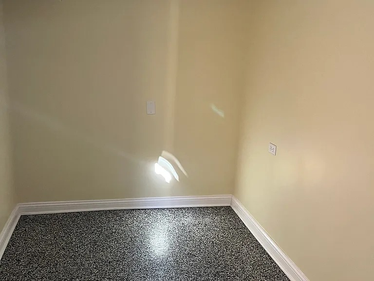 3623 W Grenshaw St #B — Photo 7