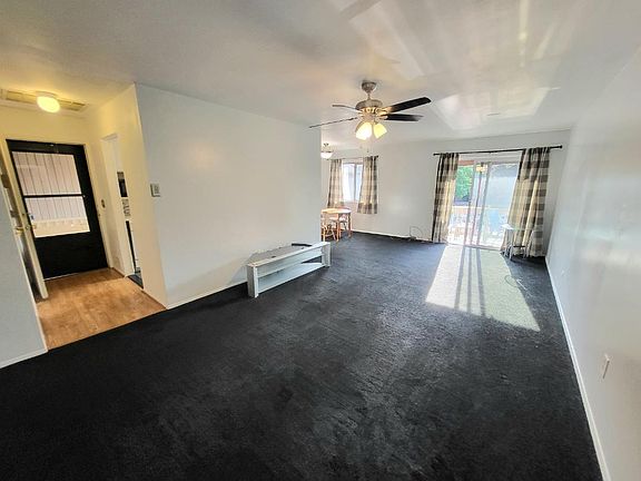 3rd image of 128 Sycamore Dr #128
