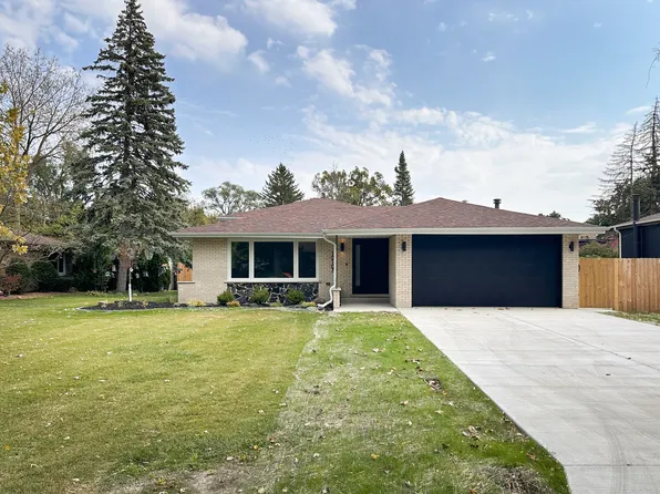 10107 S 81st Ct, Palos Hills, IL 60465