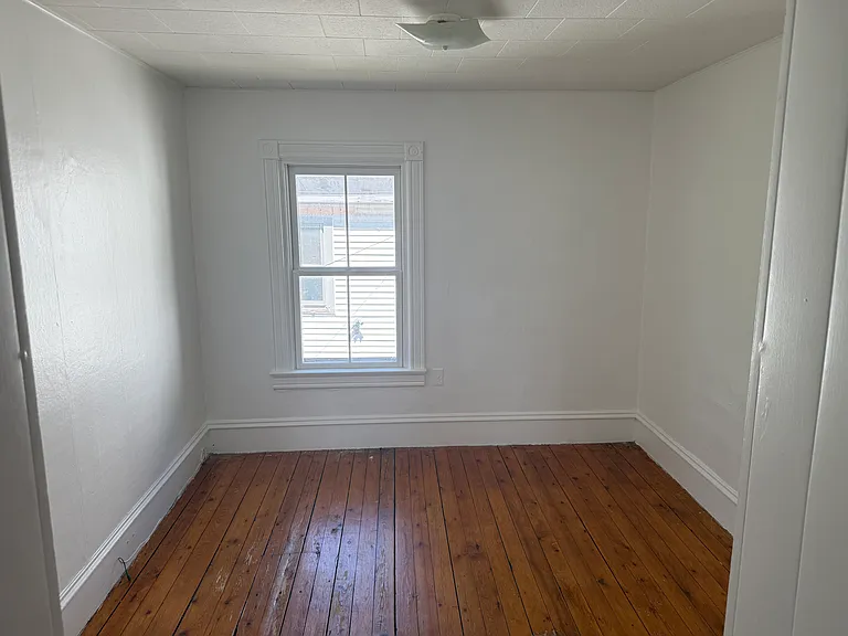 90-92 Intervale Ave #3 — Photo 2