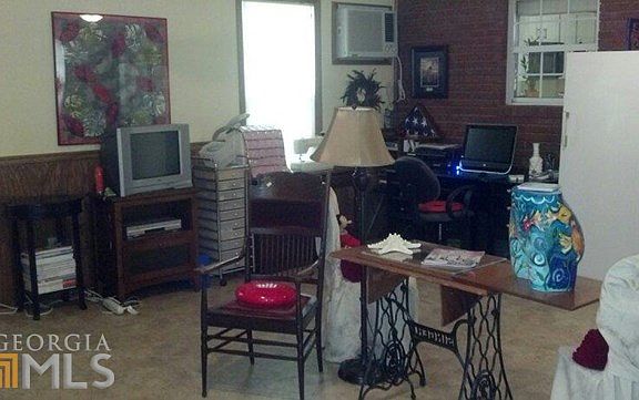 4th image of 101 Sherwood Ct