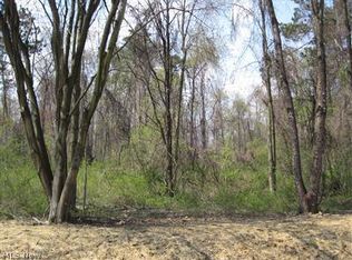English Dr, Chagrin Falls, OH 44023