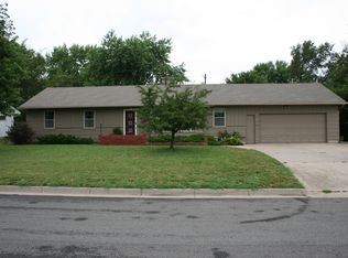105 S Logan St, Newton, KS 67114
