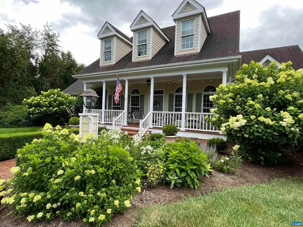 136 Blue Chickory Ln, Nellysford, VA 22958