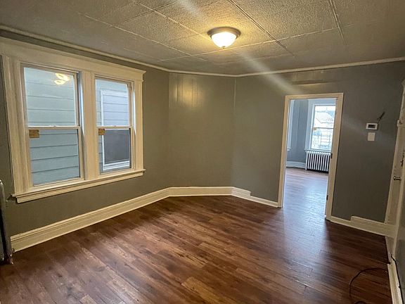 5th image of 146 Myrtle Ave Floor 2