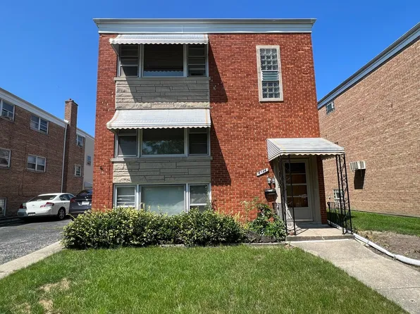 8726 N Elmore St, Niles, IL 60714