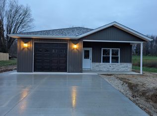 207 Poplar St, Loogootee, IN 47553