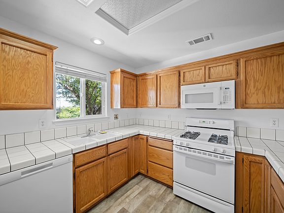 5th image of 4399 Newbury Ct