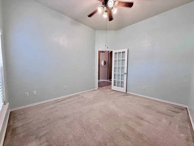 613 Oak Creek Dr — Photo 19