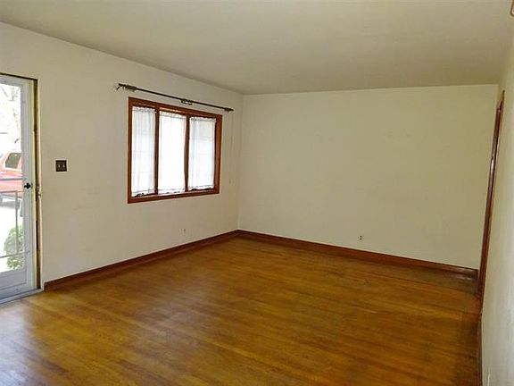 3rd image of 1305 S Roosevelt Dr