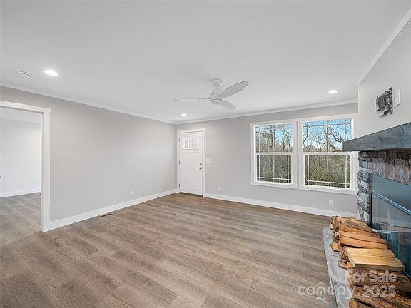 3rd image of 92 Jarrett Dr