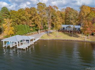 17 William Byrd Ct, Valentines, VA 23887