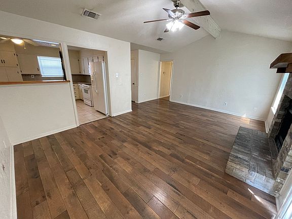 4th image of 2102 El Dorado Dr