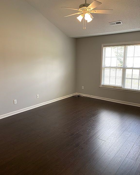 1st image of 4009 Summitview Dr