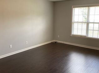 4009 Summitview Dr, Greensboro, NC 27405