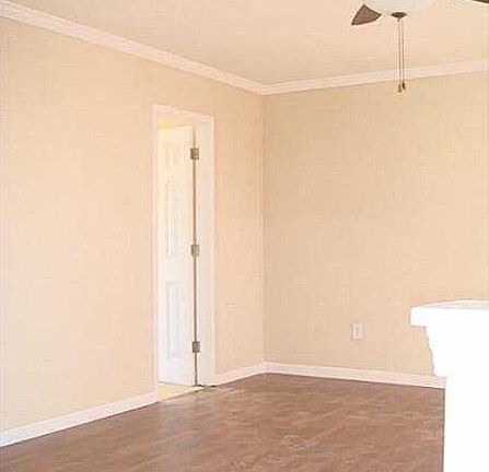 4th image of 7595 Shorewood Blvd