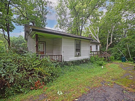 2nd image of 1621 Raglan St