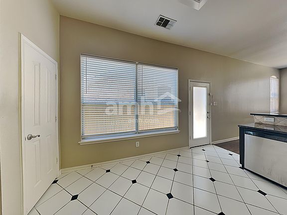 4th image of 3304 Woodbluff Ln