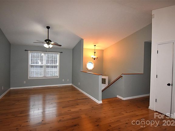 3rd image of 739 Hibriten Dr SE