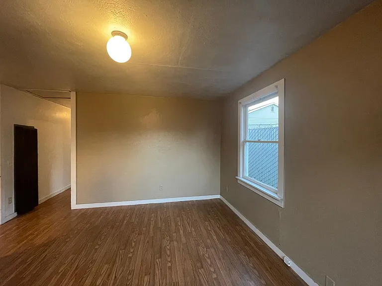 576 Main St — Photo 42