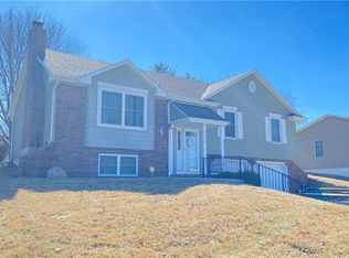 3010 Cook Rd, Saint Joseph, MO 64506