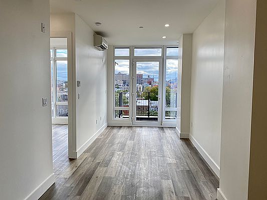 2nd image of 1078 Fulton St APT 4C
