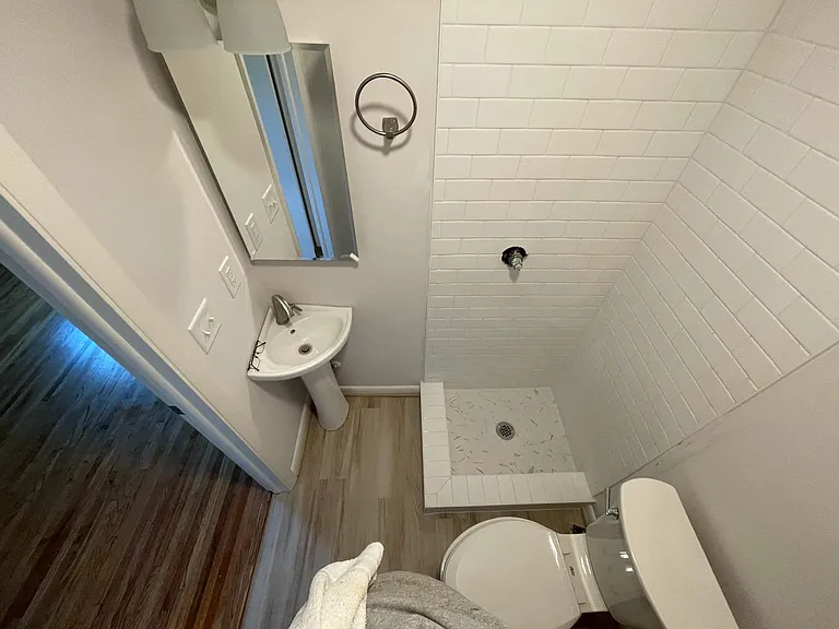 1515 Greenview Dr — Photo 11