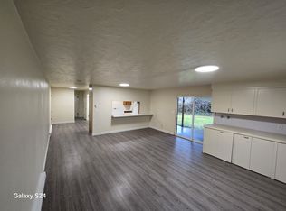 2690 Gable Rd APT C, Saint Helens, OR 97051