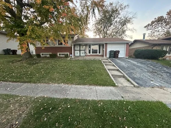 17800 Grandview Dr, Hazel Crest, IL 60429