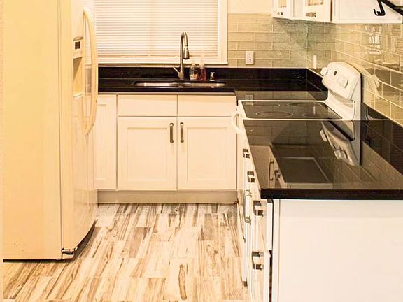 2nd image of 7101 Rainbow Dr APT 7