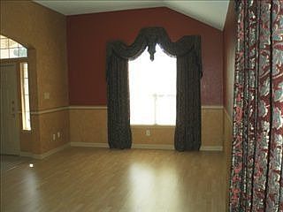 4th image of 519 Pearl Ct