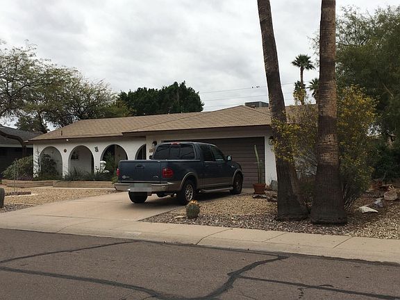 3rd image of 2421 E Geneva Dr