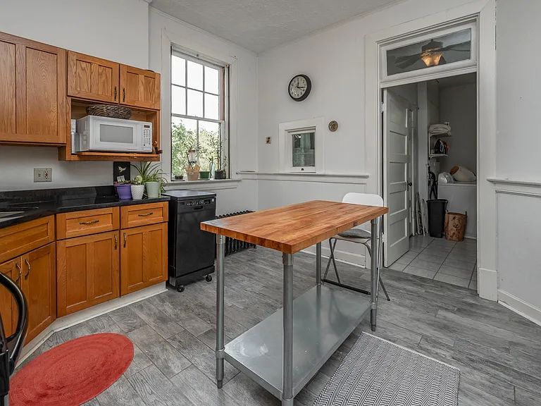 25 Hampton Ct #7 — Photo 48