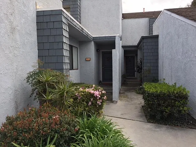 555 S Ranch View Cir #104