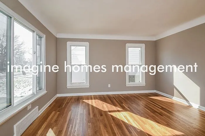 4142 W 210th St — Photo 3